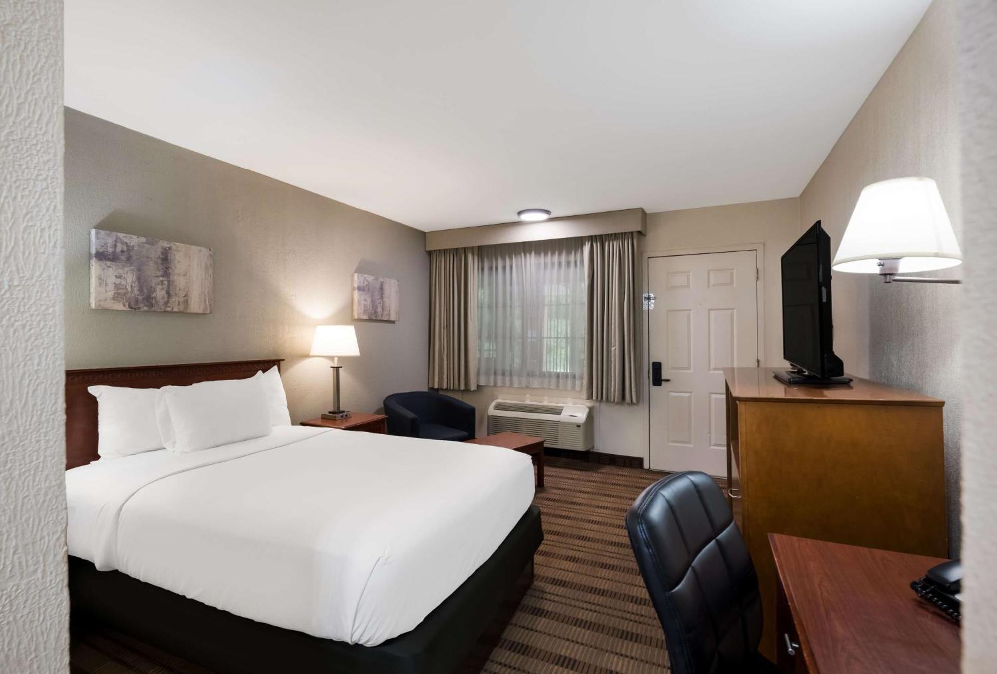 Surestay Plus By Best Western Woodbury Inn Extérieur photo