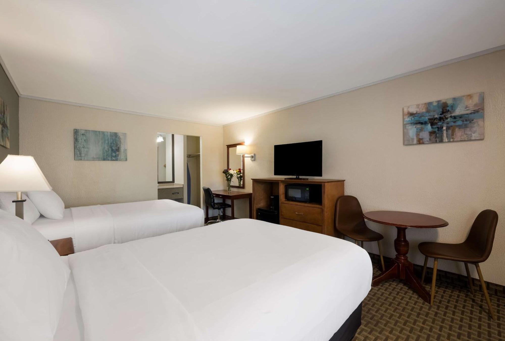 Surestay Plus By Best Western Woodbury Inn Extérieur photo